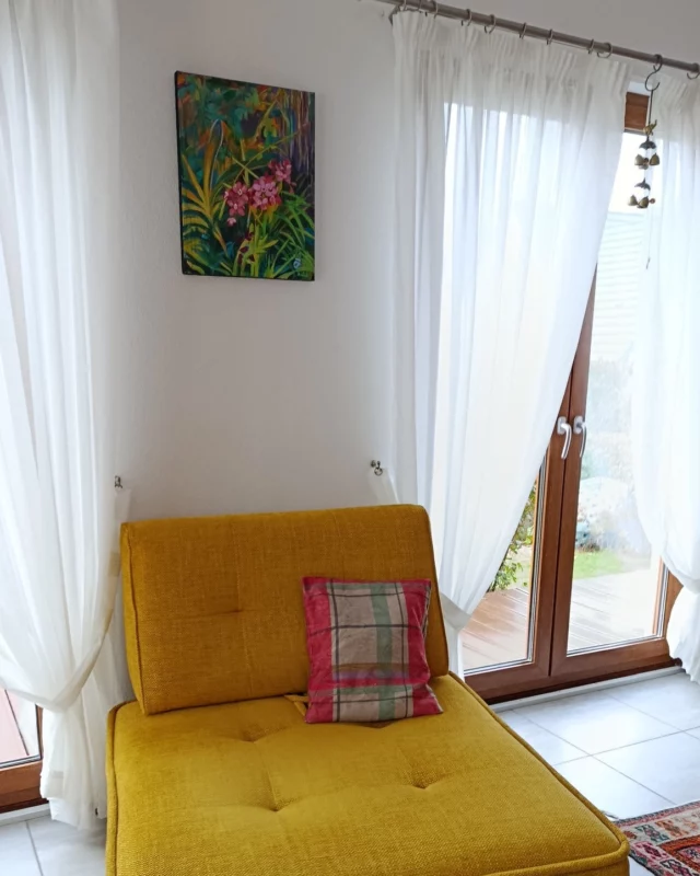 Je suis heureuse, ma toile Pourpre est la rosée a été adoptée dans une jolie maison en Alsace... Merci à mon acquéreuse pour sa confiance 🌸🌸🌞 
#originalpainting #originalart #artisteslovers #orchidees #orchidées #peinturedefleurs